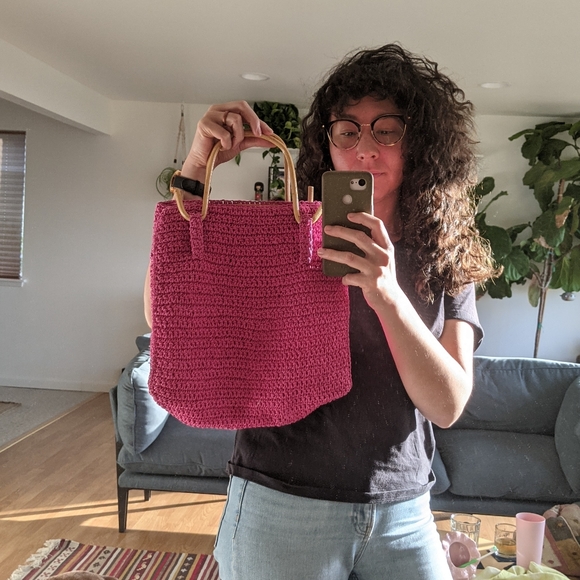 90s Crochet Tote - Picture 2 of 3